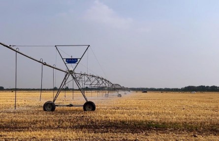 科技助力河南高标准农田抗旱保丰收